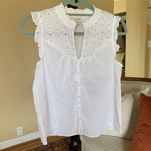 Ruffled sleeveless - Picture 1 of 5